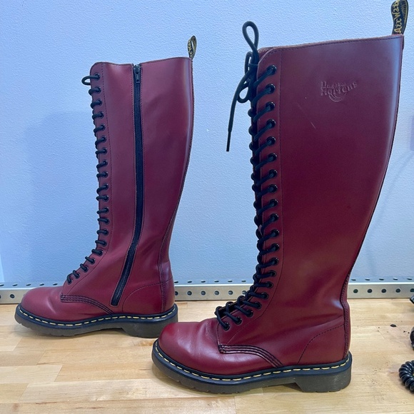 Out Of Production Dr. Martens Cimbat 20 Holes Boots Women's US 7 Burgundy Docs 5 - Picture 8 of 8